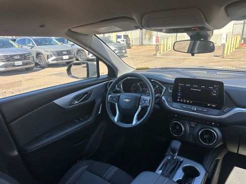 Used 2025 Chevrolet Blazer LT image 34