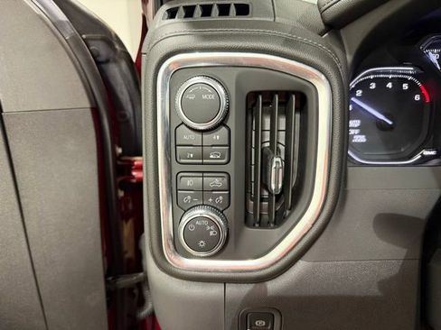Used 2022 GMC Sierra 1500 Elevation w/ LPO, Elevation Black Package image 16