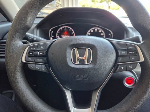 Used 2019 Honda Accord LX image 4
