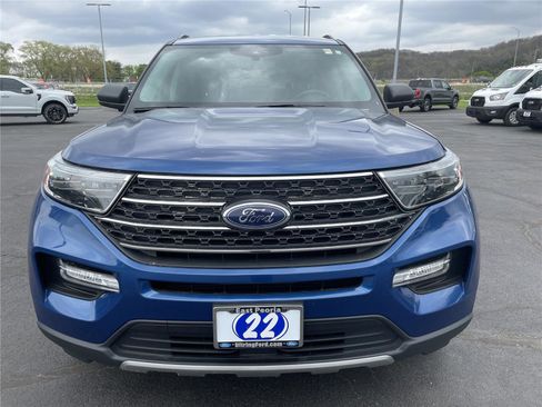 Used 2022 Ford Explorer XLT w/ Equipment Group 202A AWD/4WD image 8