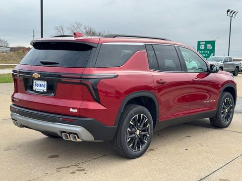 New 2026 Chevrolet Traverse LT image 3