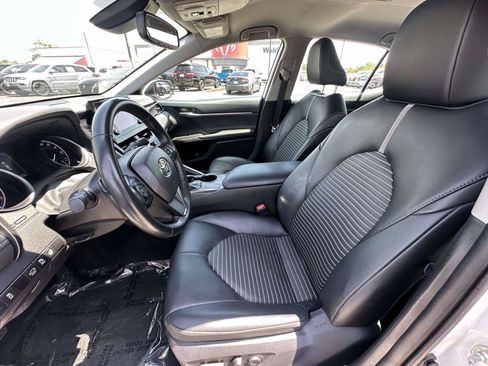 Used 2024 Toyota Camry SE w/ Cold Weather Package FWD image 27