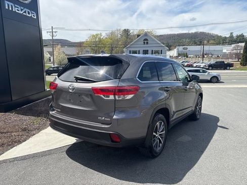 Used 2018 Toyota Highlander XLE AWD/4WD image 15