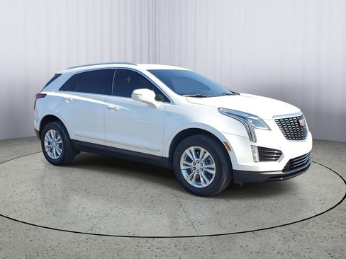 Certified 2025 Cadillac XT5 Luxury FWD image 2