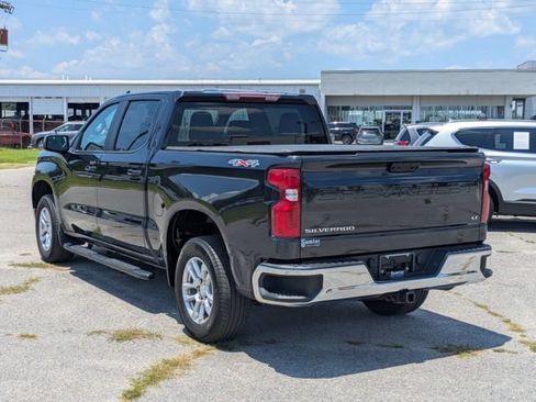 Used 2023 Chevrolet Silverado 1500 LT AWD/4WD image 5