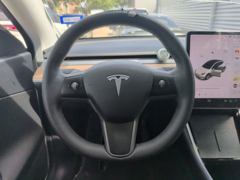 Used 2021 Tesla Model Y Long Range AWD/4WD image 17