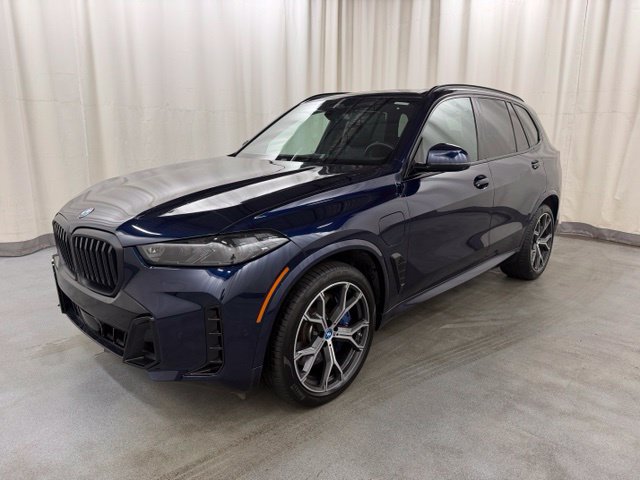 Used 2025 BMW X5 xDrive50e AWD/4WD image 3