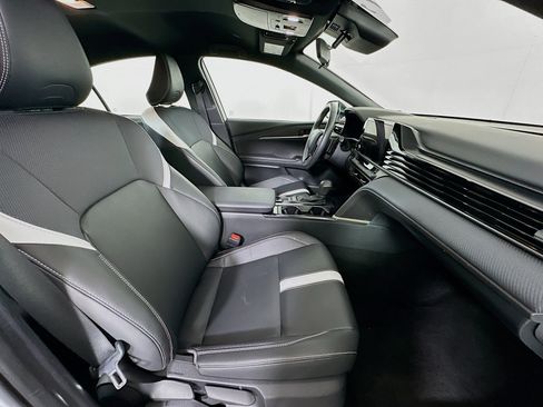 Used 2025 Toyota Camry SE FWD image 29