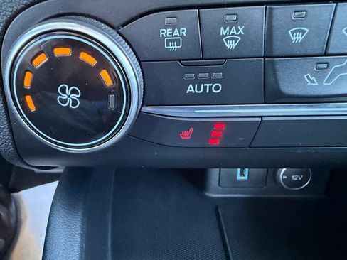 Used 2020 Ford Escape SE image 21