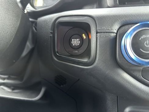 Used 2024 Jeep Wrangler Unlimited Sahara w/ Technology Group image 17