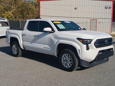 Used 2024 Toyota Tacoma SR5 image 11