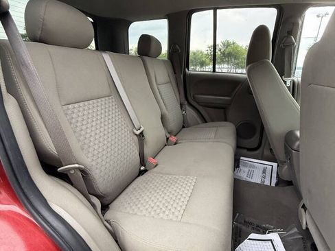 Used 2007 Jeep Liberty Sport AWD/4WD image 15