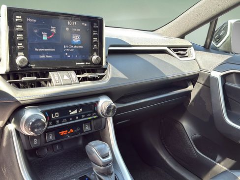 Used 2021 Toyota RAV4 XSE AWD/4WD image 25