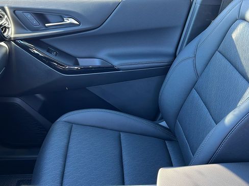 New 2026 Chevrolet Equinox LT w/ Convenience Package II image 19