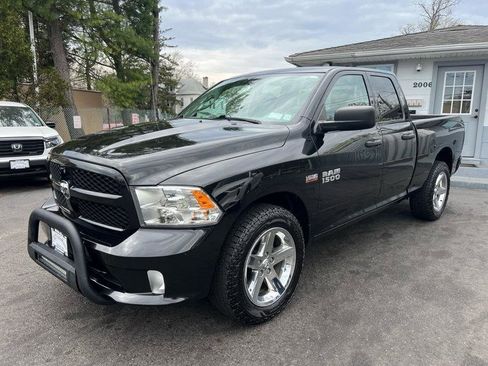 Used 2017 RAM 1500 Express AWD/4WD image 3