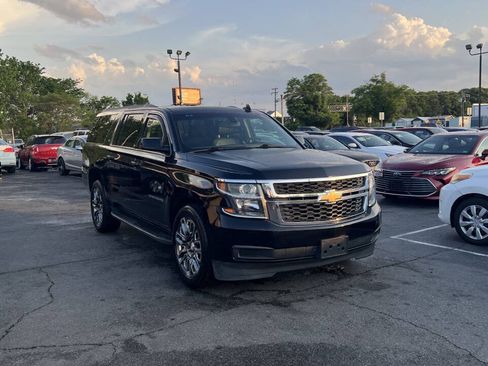 Used 2017 Chevrolet Suburban LS AWD/4WD image 4