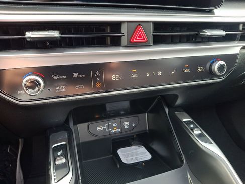 New 2026 Kia Sorento S w/ S Panoramic Sunroof Package image 17