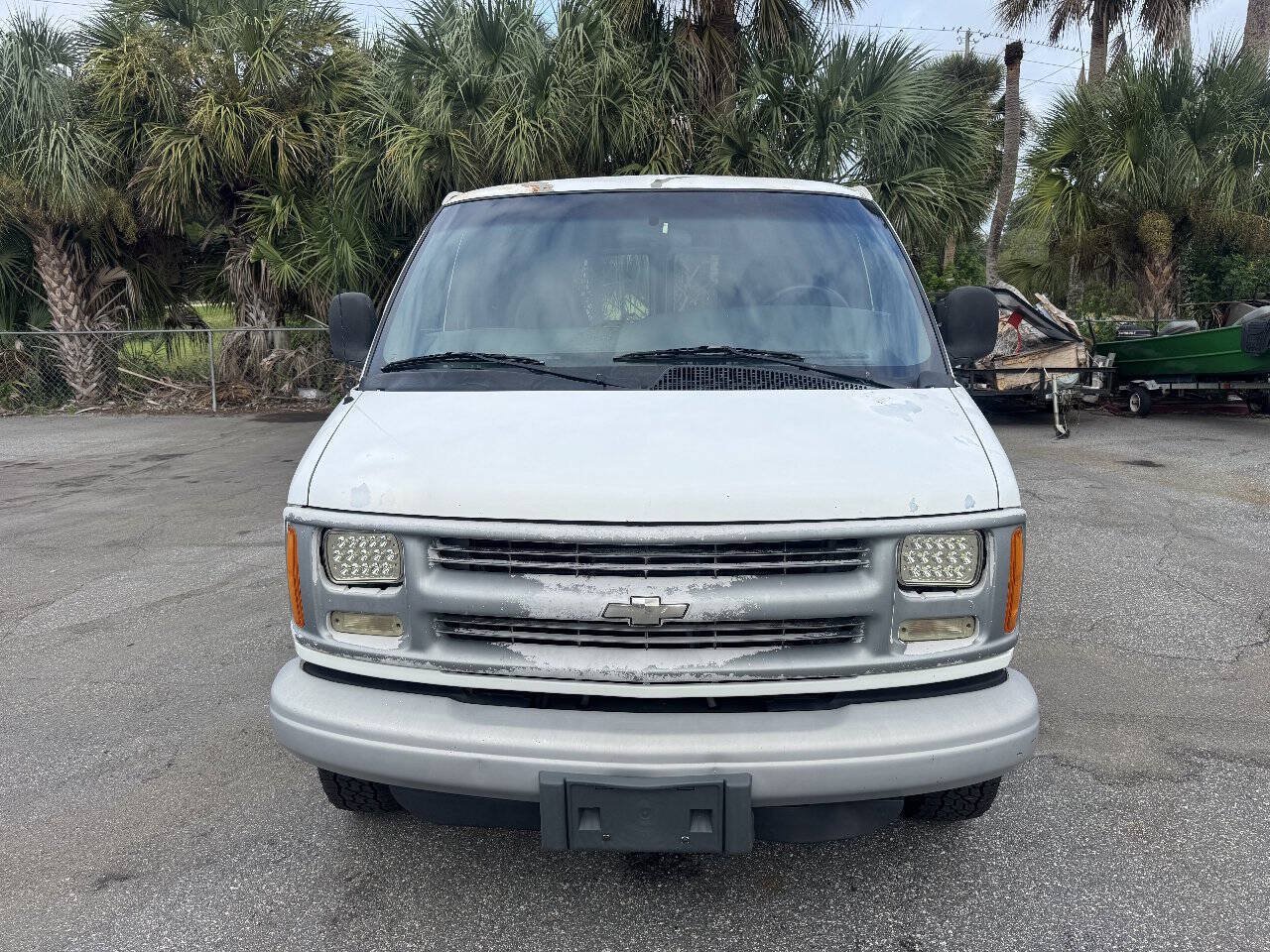 Used 2001 Chevrolet Express 2500 RWD image 6