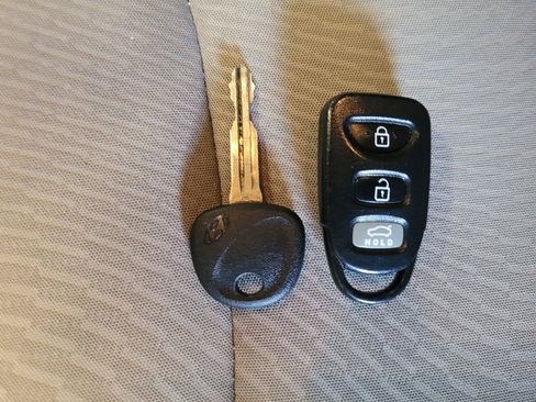 Used 2016 Hyundai Elantra SE image 32