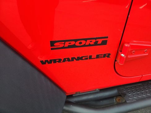 Used 2017 Jeep Wrangler Sport w/ Quick Order Package 23S AWD/4WD image 27