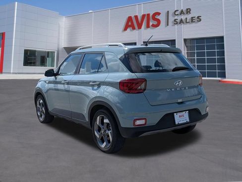 Used 2025 Hyundai Venue SEL FWD image 9
