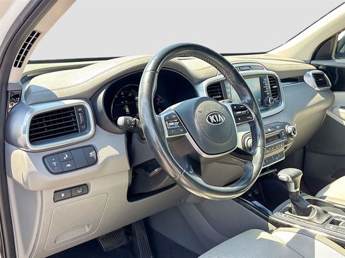 Used 2020 Kia Sorento SX FWD image 9