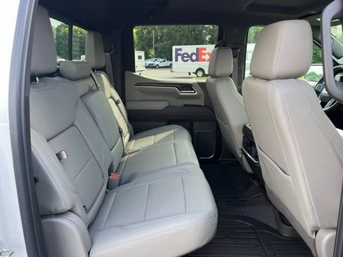 Used 2023 GMC Sierra 1500 SLT w/ SLT Premium Plus Package AWD/4WD image 10