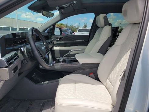 Certified 2025 Cadillac Escalade IQ Sport 1 AWD/4WD image 17