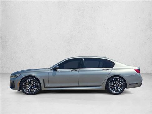 Used 2022 BMW 750Li xDrive AWD/4WD image 9