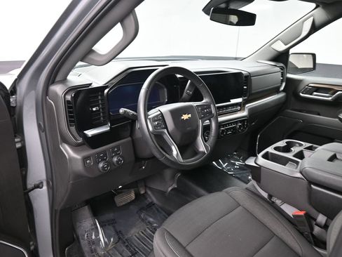 Used 2024 Chevrolet Silverado 1500 LT AWD/4WD image 12