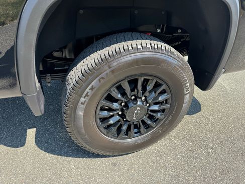 Used 2025 Chevrolet Silverado 3500 LT w/ Convenience Package image 28