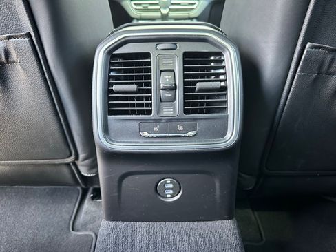 Certified 2022 Porsche Macan S image 39