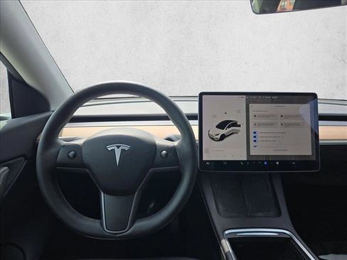Used 2021 Tesla Model Y Long Range AWD/4WD image 16