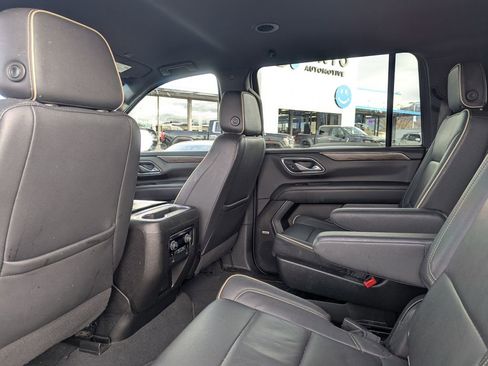 Used 2022 Chevrolet Suburban Premier AWD/4WD image 30