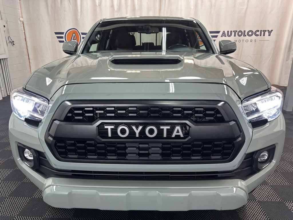 Used 2023 Toyota Tacoma TRD Sport w/ Technology Package AWD/4WD image 3