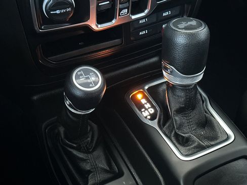 Used 2023 Jeep Wrangler Unlimited AWD/4WD image 20