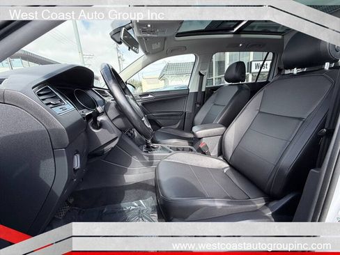 Used 2018 Volkswagen Tiguan SEL FWD image 10