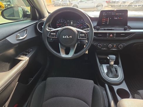 Used 2024 Kia Forte LXS w/ LXS Technology Package FWD image 18