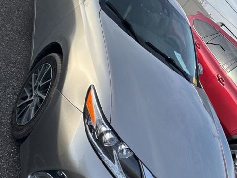 Used 2017 Lexus ES 350 w/ Navigation System Package image 3