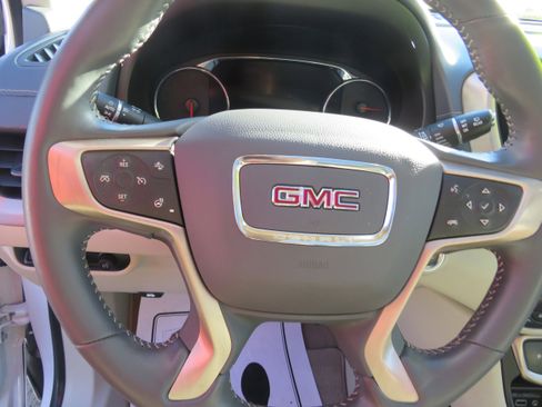 Used 2022 GMC Terrain Denali w/ Denali Premium Package image 14