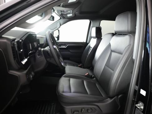 Used 2025 Chevrolet Silverado 3500 LTZ image 15