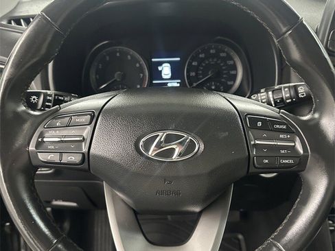 Used 2018 Hyundai Kona Limited image 16