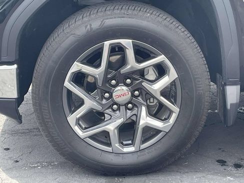 Used 2024 GMC Sierra 1500 SLT w/ SLT Premium Plus Package AWD/4WD image 9