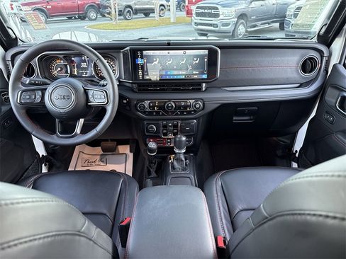 Used 2024 Jeep Wrangler Unlimited Rubicon image 25