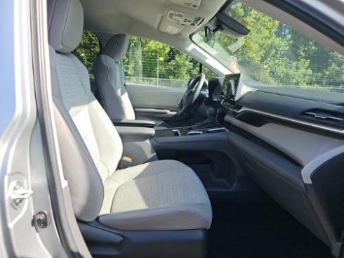 Used 2024 Toyota Sienna LE AWD/4WD image 11