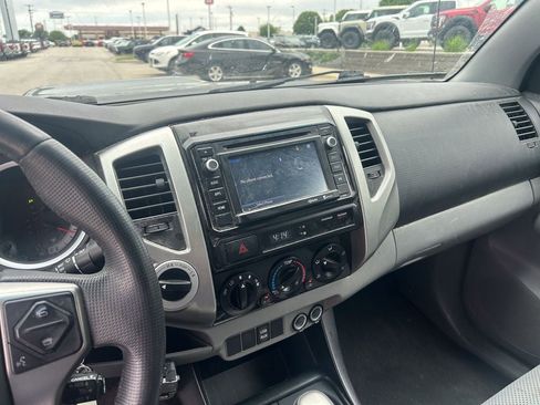 Used 2014 Toyota Tacoma 4x4 Double Cab w/ TRD Sport Package image 18