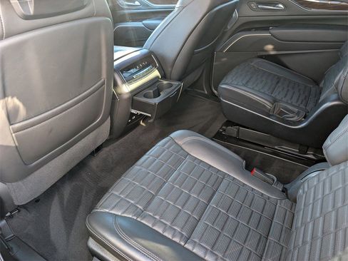 Certified 2023 Cadillac Escalade ESV Sport Platinum image 15