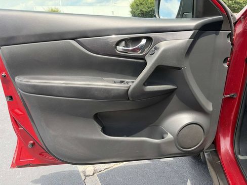 Used 2017 Nissan Rogue S w/ S Family Package FWD image 17