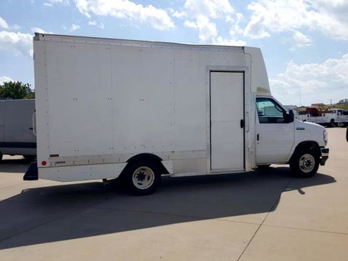 Used 2021 Ford E-350 and Econoline 350 Super Duty w/ Power Windows & Locks Group image 6