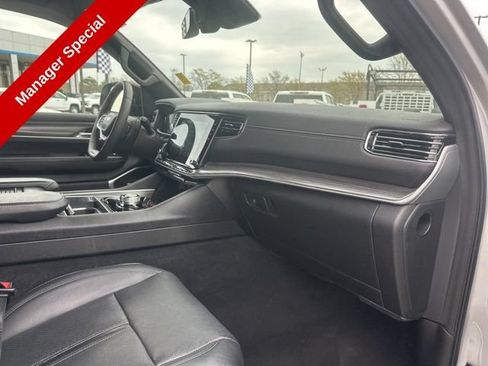 Used 2024 Jeep Wagoneer Series II w/ Flexible Seating Group AWD/4WD image 34